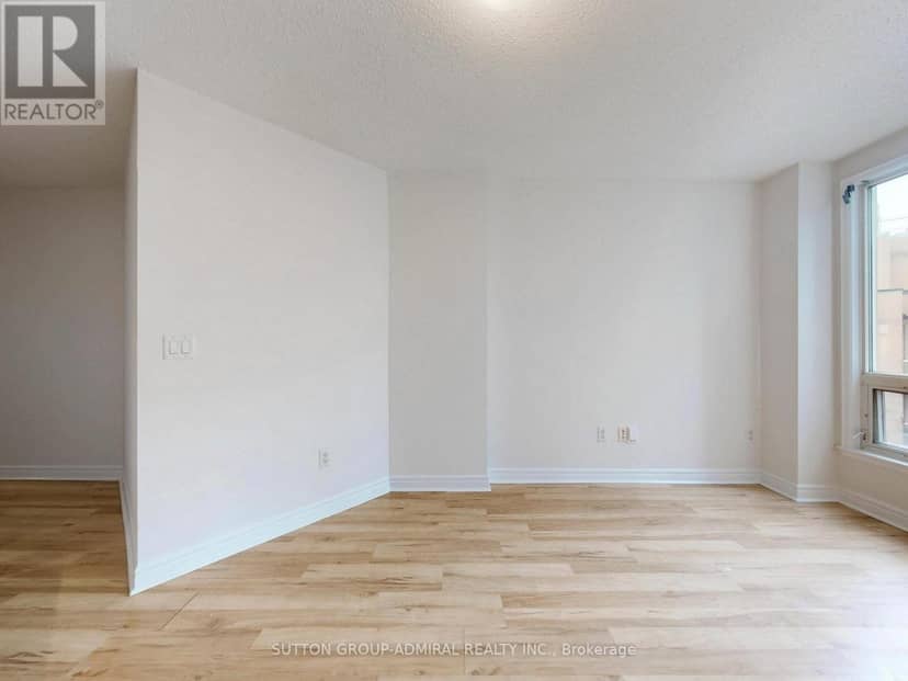 812 - 100 Hayden Street — photo 9 of 40