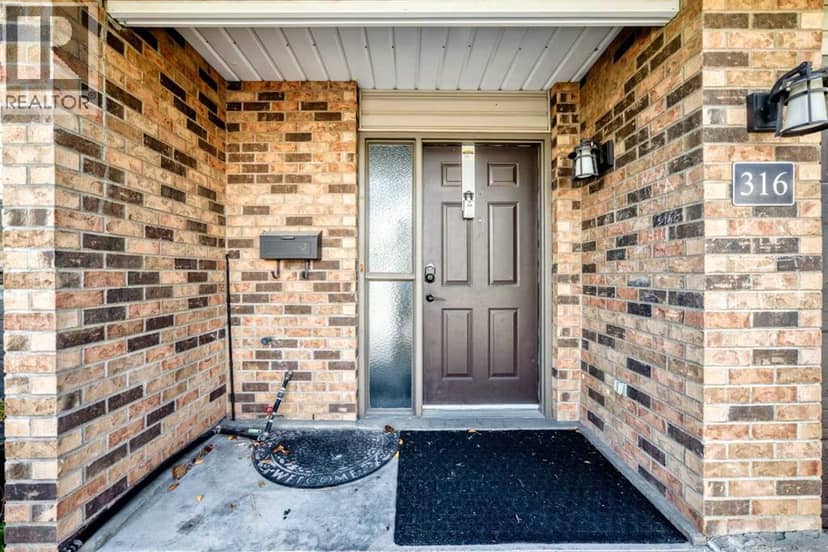 316 Coachway Lane SW, Calgary, photo 3