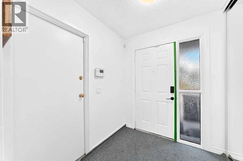 316 Coachway Lane SW, Calgary, photo 4