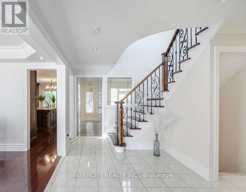 724 Peter Robertson Boulevard — photo 5 of 18