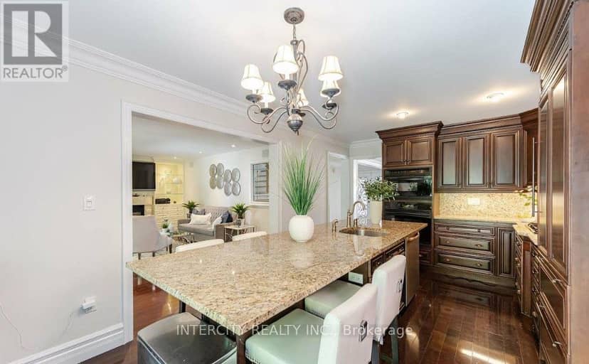 724 Peter Robertson Boulevard — photo 8 of 18