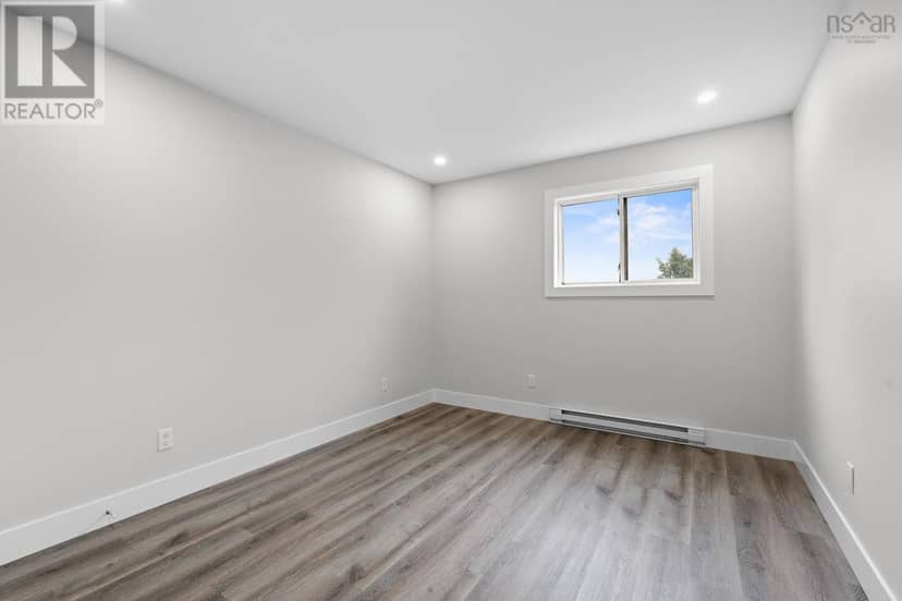 114-116 Thornhill Drive — photo 14 of 37