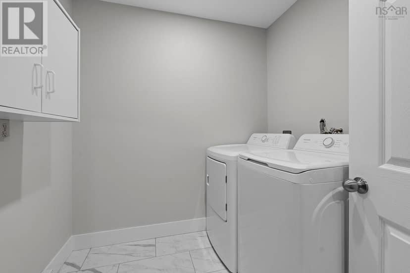 114-116 Thornhill Drive — photo 18 of 37