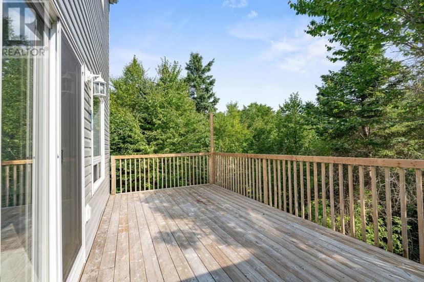 114-116 Thornhill Drive — photo 33 of 37