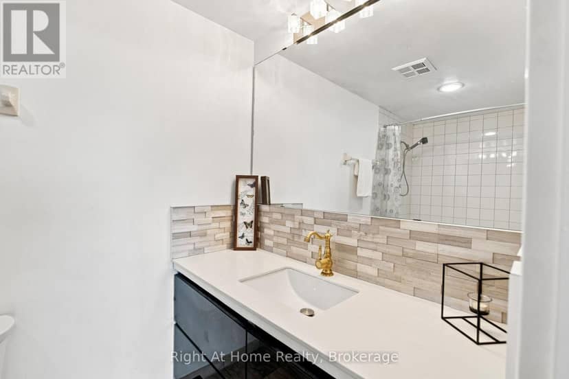 1215 - 11753 Sheppard Avenue E — photo 38 of 40
