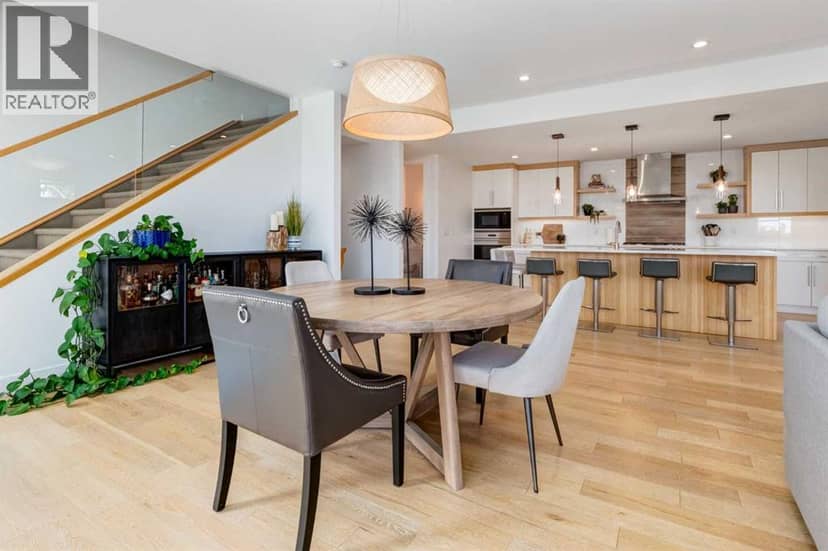 1601 21 Avenue SW — photo 13 of 40