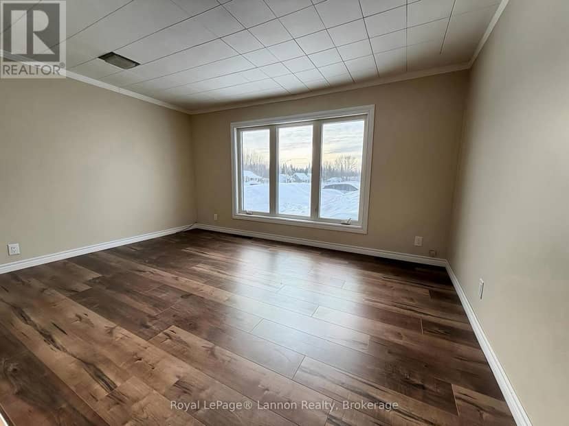 330 Ball Park Crescent — photo 4 of 16