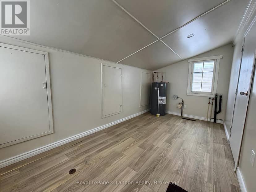 330 Ball Park Crescent — photo 15 of 16