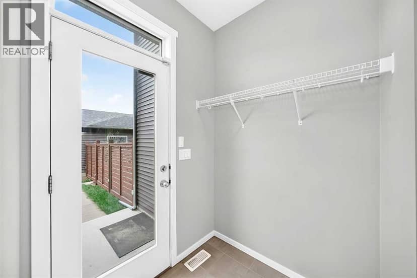154 Livingston Avenue NE — photo 13 of 34