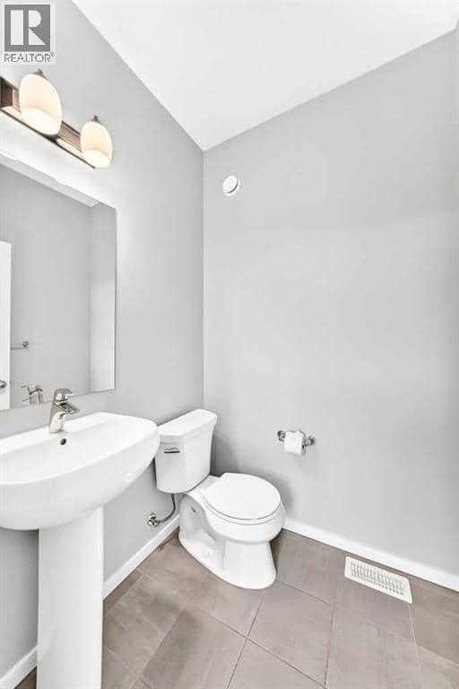 154 Livingston Avenue NE — photo 12 of 34