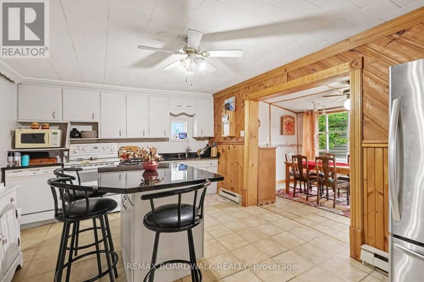174 Munro Street — photo 10 of 22