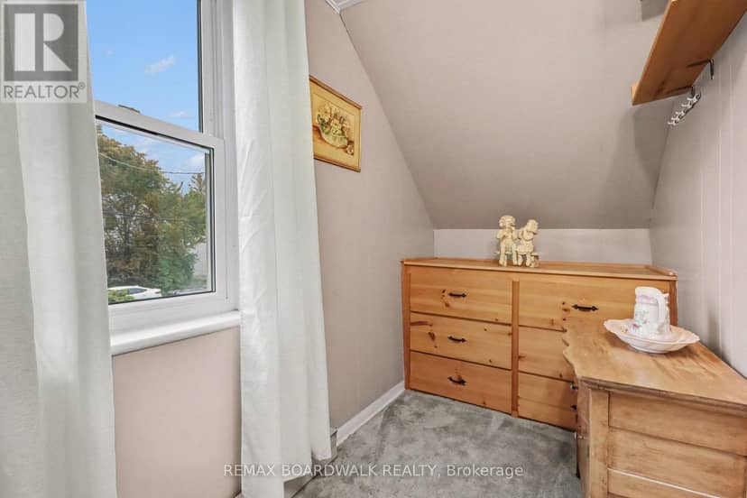 174 Munro Street — photo 16 of 22