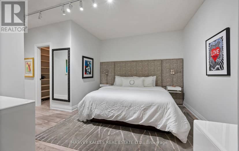 418 - 20 Scrivener Square — photo 18 of 23