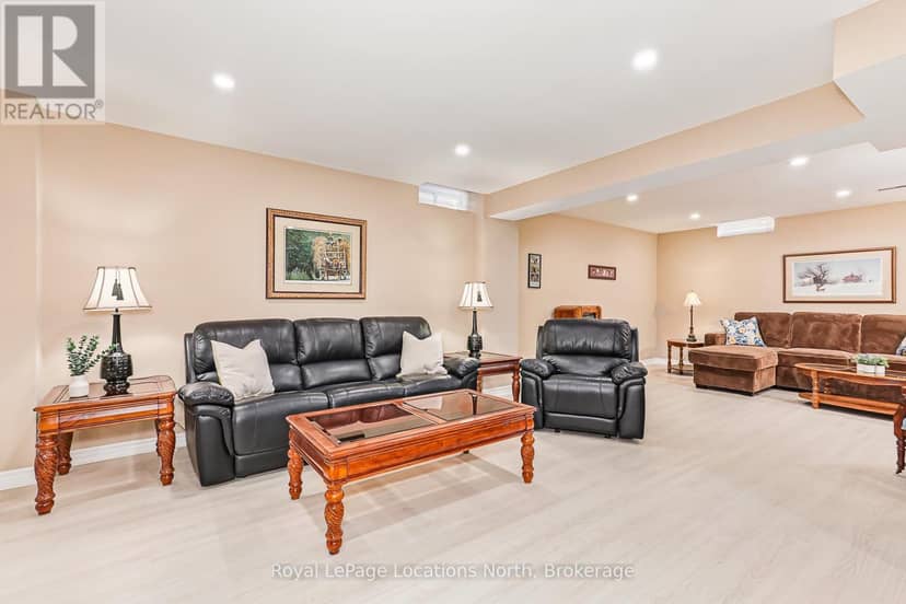 14 Clubhouse Drive — photo 20 of 40