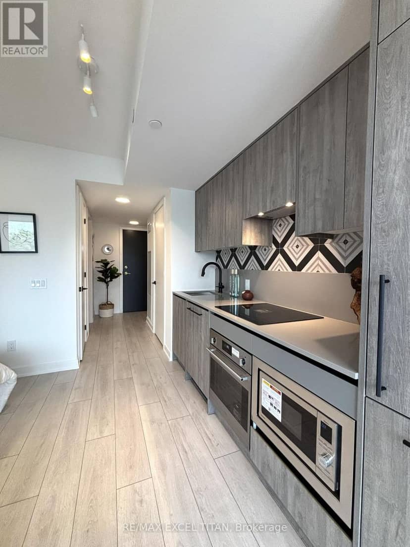 416 - 5 Lakeview Avenue — photo 9 of 40