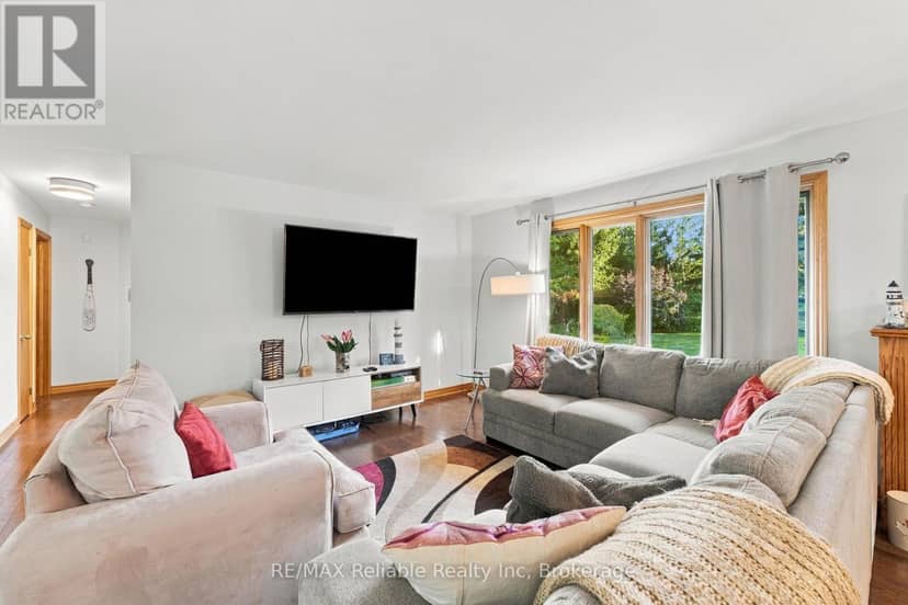 33895 Bissonette Avenue — photo 11 of 37
