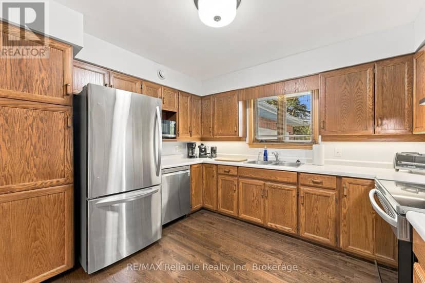 33895 Bissonette Avenue — photo 16 of 37