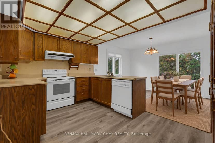 102 Steel Street — photo 11 of 40