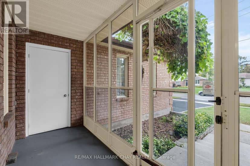 102 Steel Street — photo 4 of 40