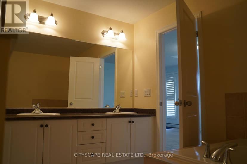 17 - 3045 Gladeside Avenue — photo 23 of 39