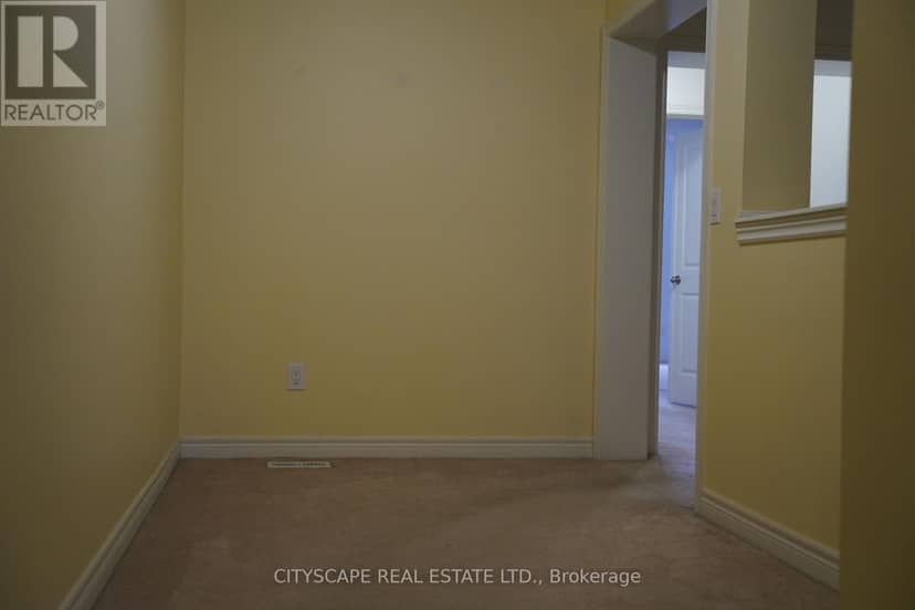 17 - 3045 Gladeside Avenue — photo 32 of 39