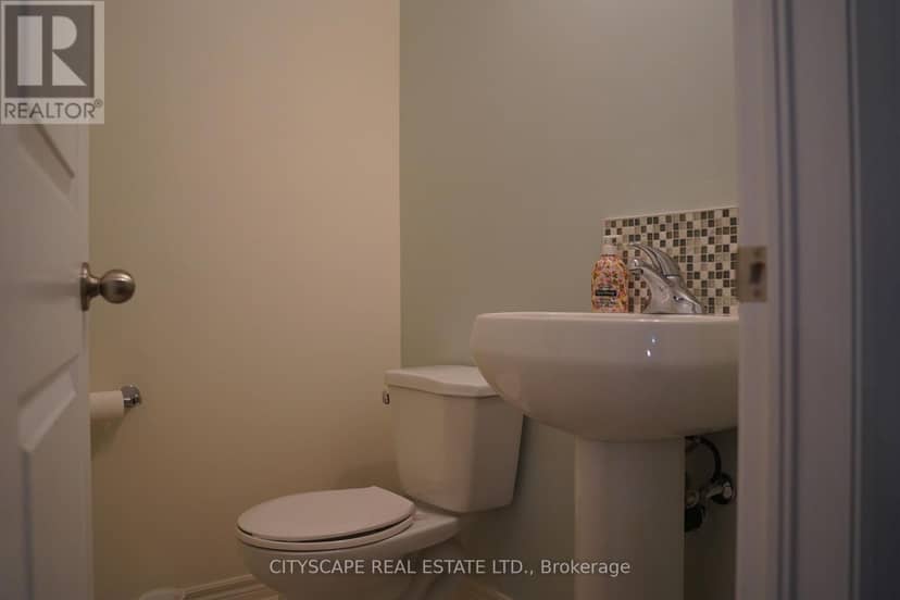 17 - 3045 Gladeside Avenue — photo 7 of 39
