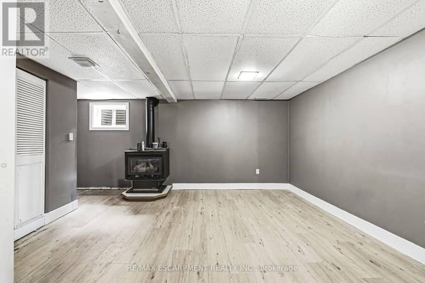 14 - 564 Sheraton Road — photo 22 of 33