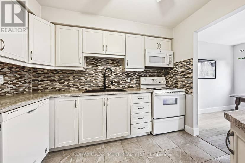14 - 564 Sheraton Road — photo 7 of 33