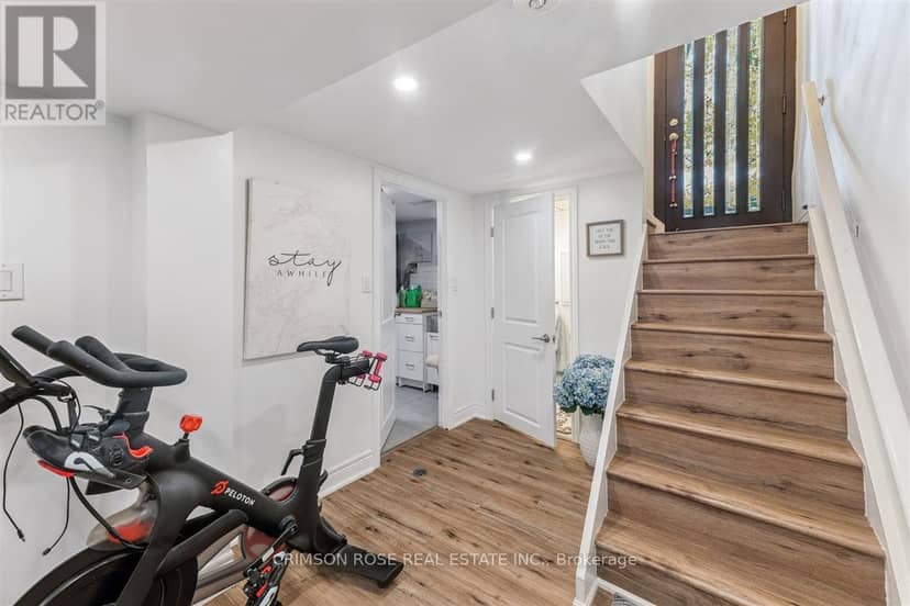 89 Holyrood Avenue — photo 23 of 38