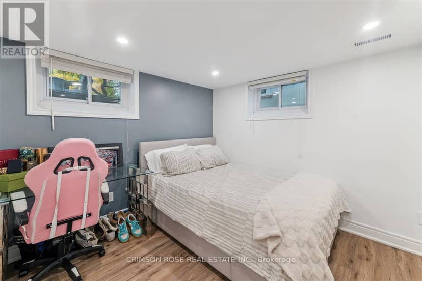 89 Holyrood Avenue — photo 29 of 38