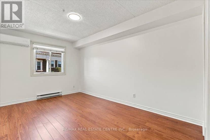 246 - 42 Tannery Street E — photo 17 of 29