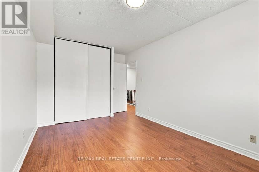 246 - 42 Tannery Street E — photo 20 of 29