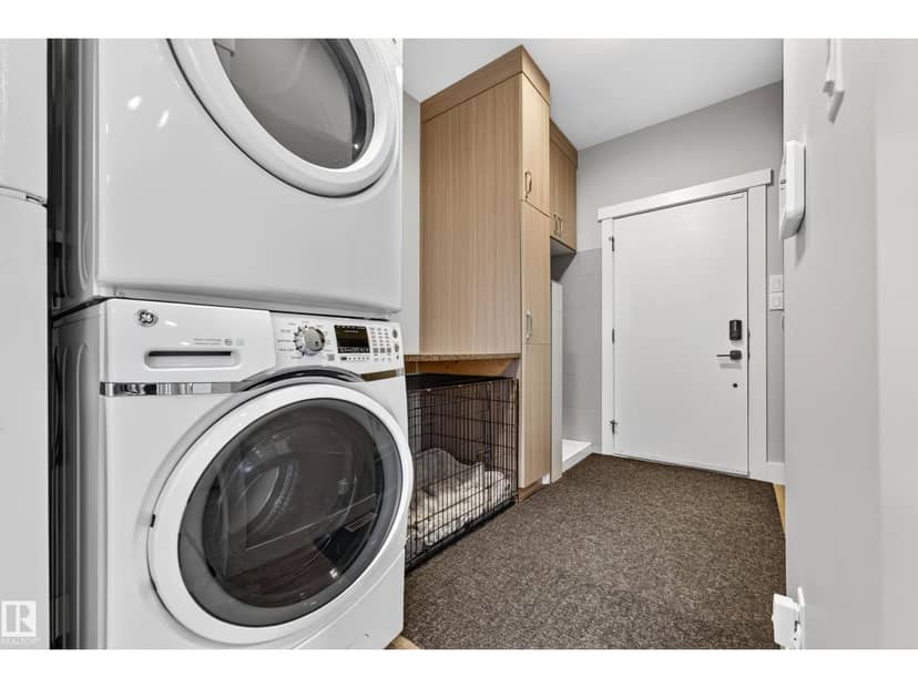 8922 77 AV NW — photo 18 of 40