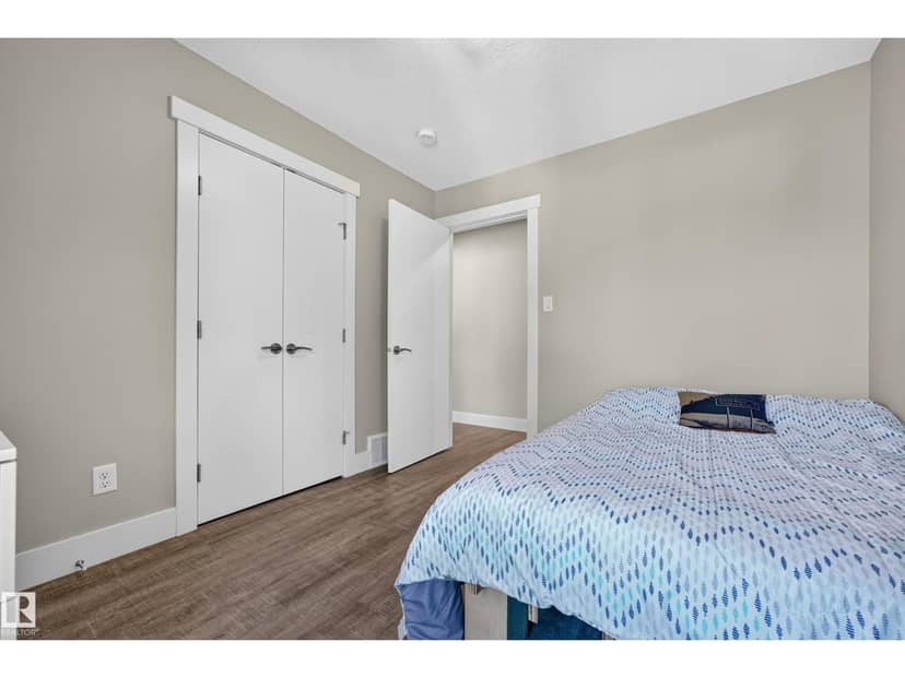 8922 77 AV NW — photo 29 of 40