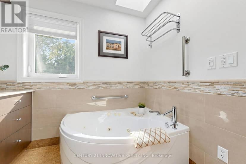 43 Bonnydon Crescent — photo 21 of 40