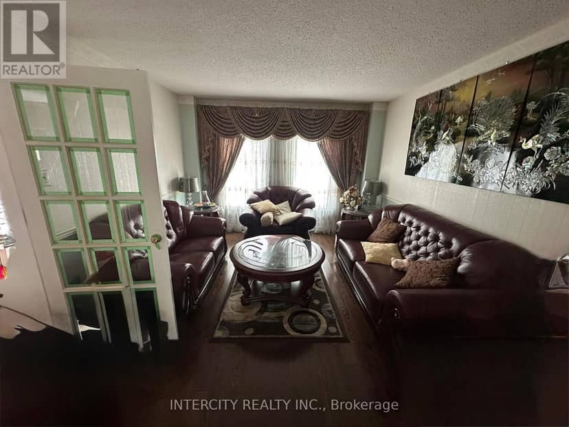 5112 Heritage Hills Boulevard — photo 4 of 11