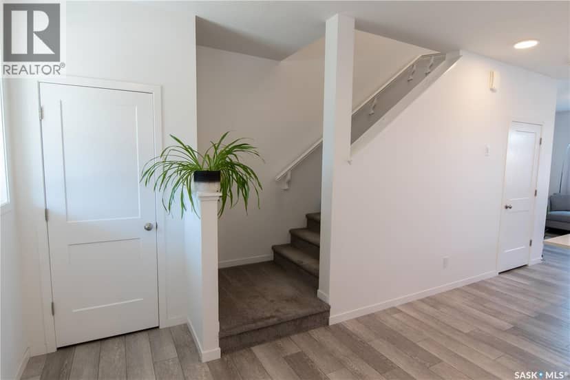 5148 Buckingham DRIVE E — photo 10 of 28