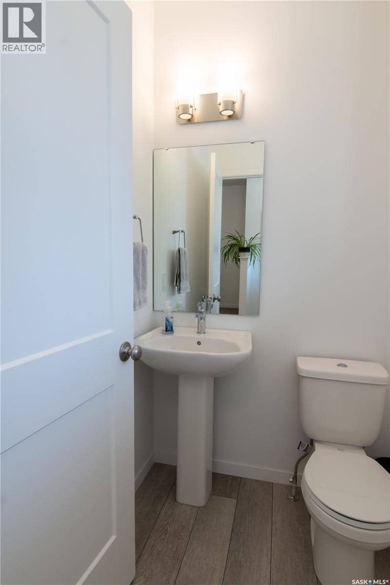 5148 Buckingham DRIVE E — photo 9 of 28