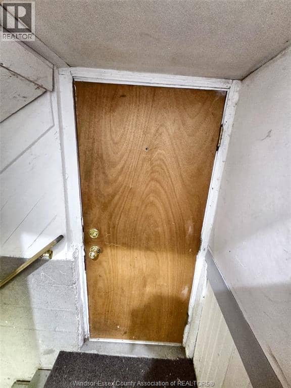 328 John B Avenue — photo 14 of 16