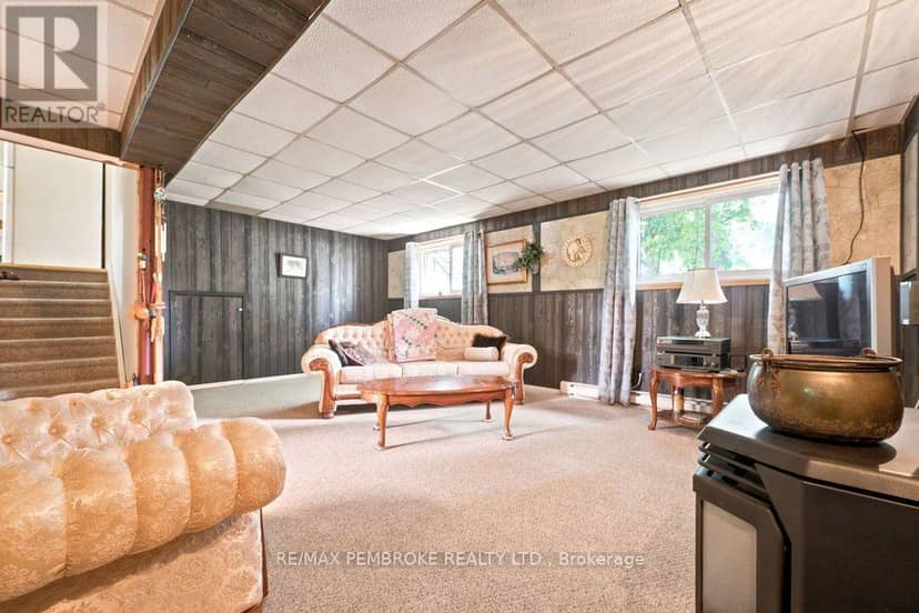 1656 Beachburg Road — photo 29 of 40