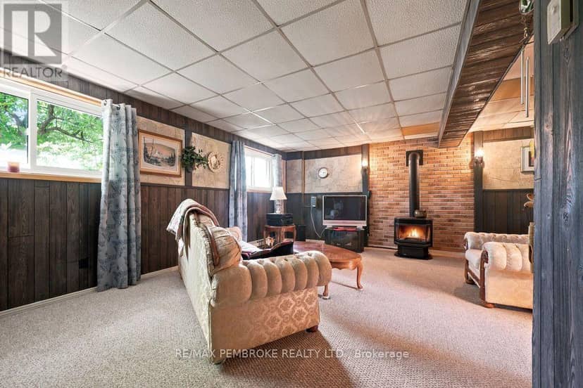 1656 Beachburg Road — photo 30 of 40