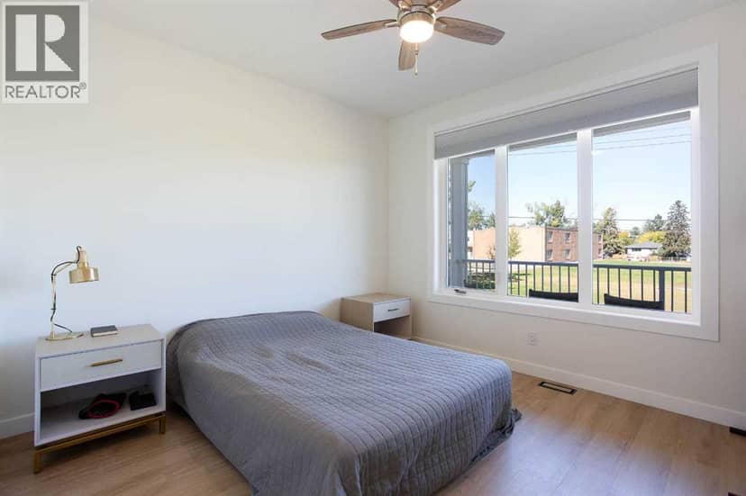 728 71 Avenue SW — photo 38 of 40