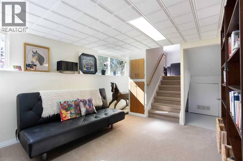 728 71 Avenue SW — photo 21 of 40