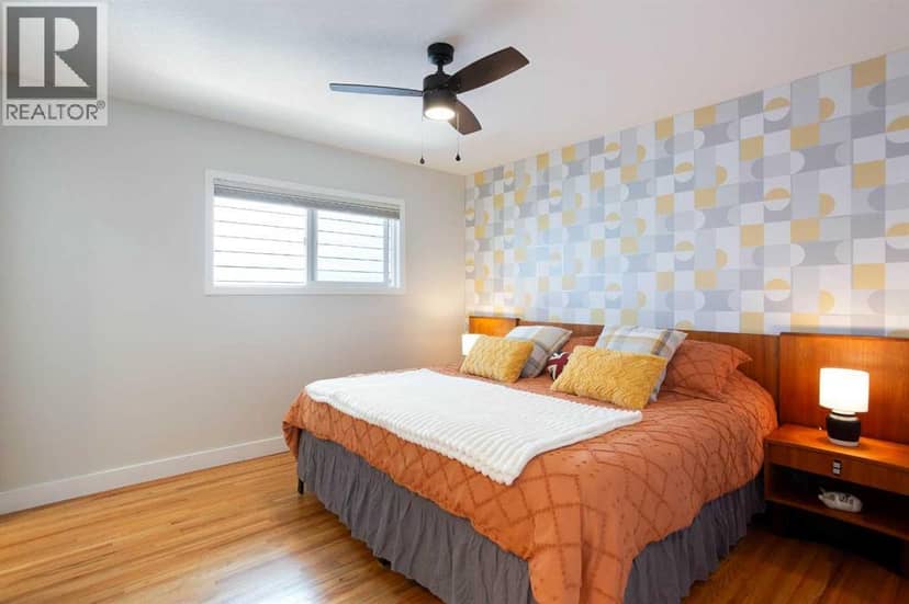 728 71 Avenue SW — photo 16 of 40