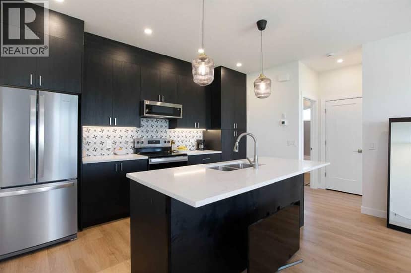 728 71 Avenue SW — photo 33 of 40