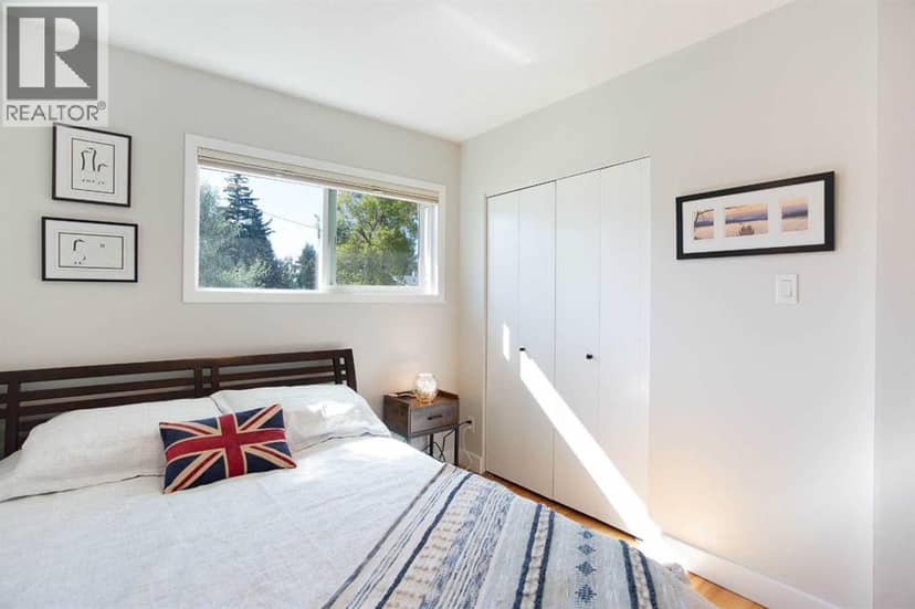 728 71 Avenue SW — photo 19 of 40