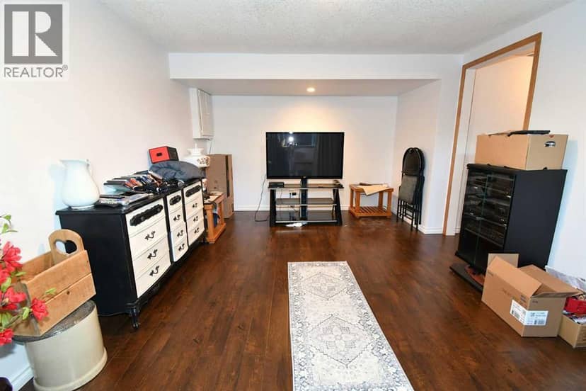 39 Chinook Road W — photo 24 of 40