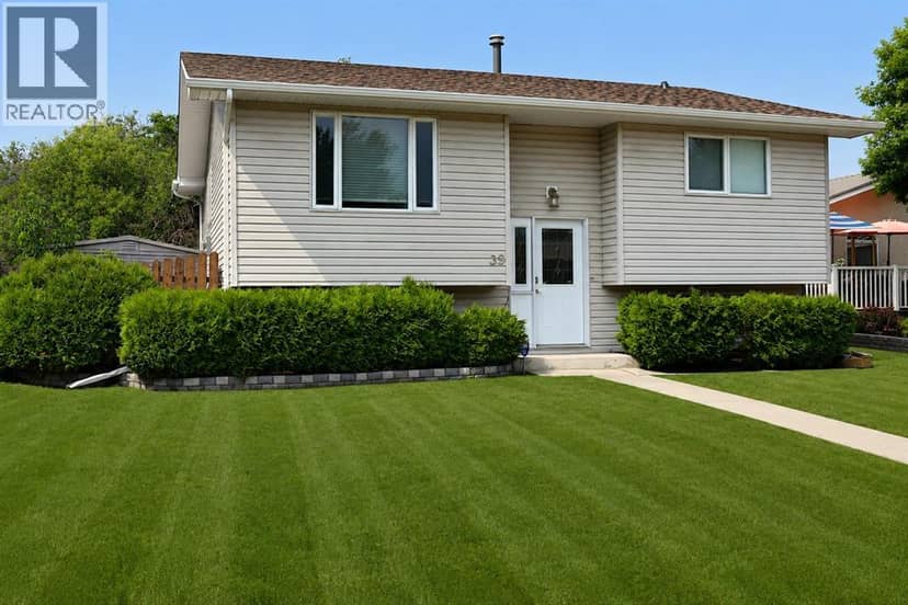 39 Chinook Road W, Brooks, photo 3
