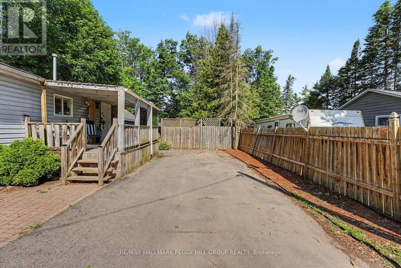 60 Laidlaw Street — photo 16 of 20