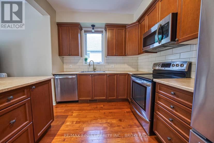 1017 Woodhaven Drive — photo 13 of 40